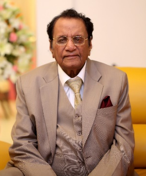 Portrait of Sonalika founder Lachhman Das Mittal